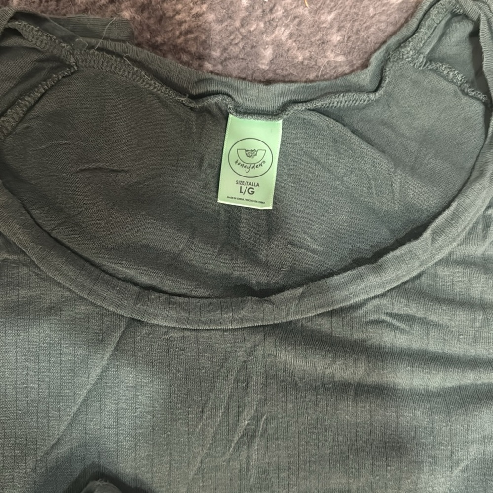 Pjs Set (3) Piece Short Sleeve Top Shorts Pants Large Green - Picture 5 of 5